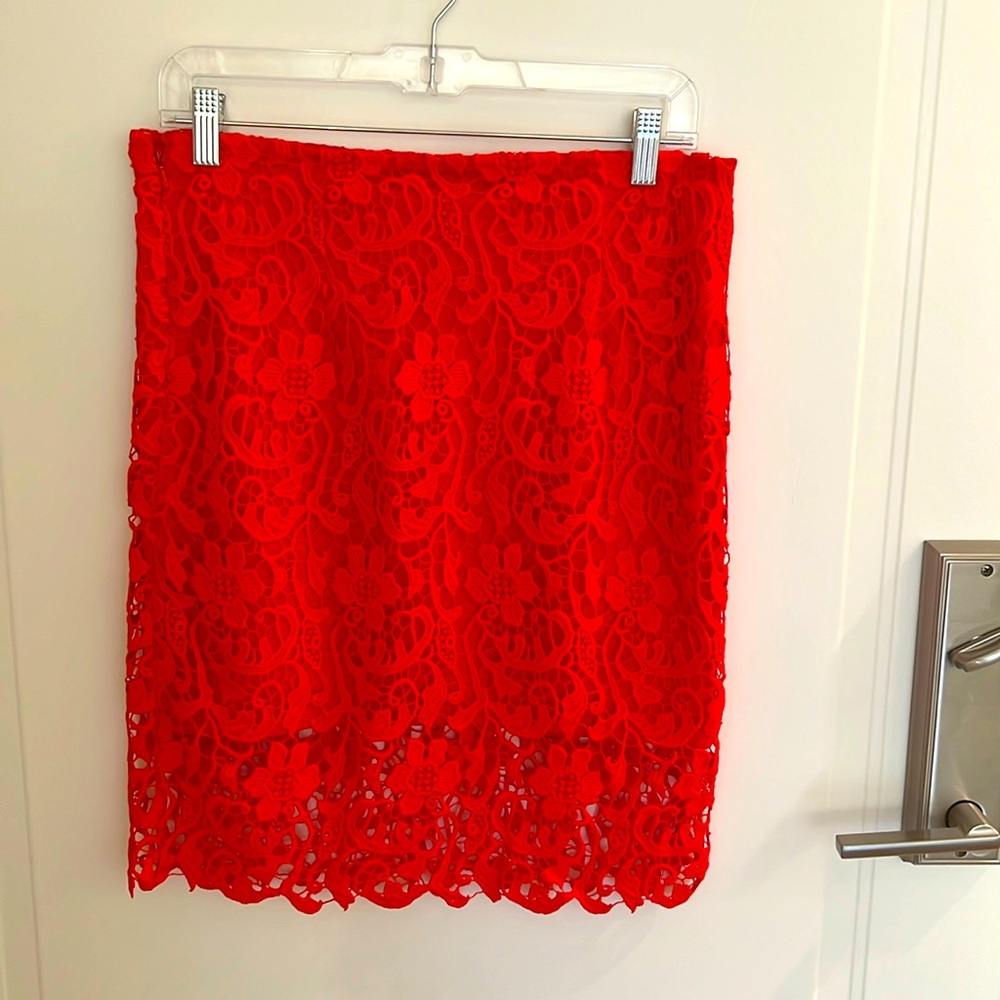 Lace skirt
